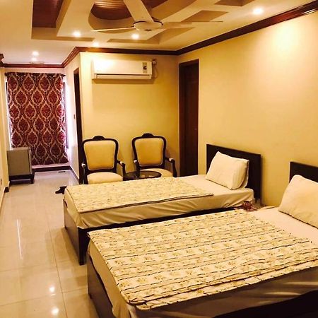 Pak Hotel Islamabad Buitenkant foto