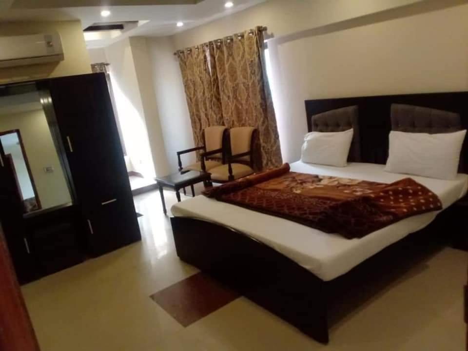 Pak Hotel Islamabad Buitenkant foto